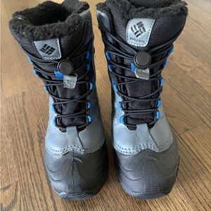 Columbia Black and Gray Insulated Boots- size big boy 5